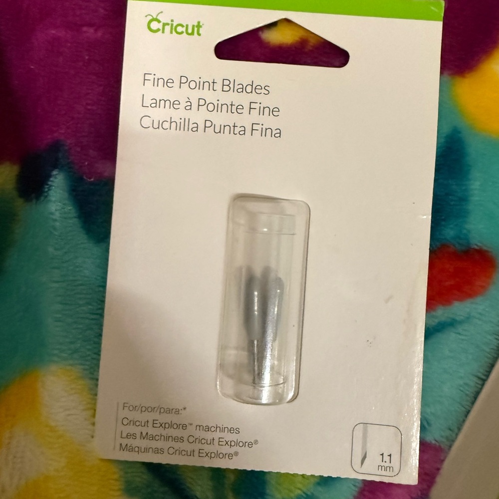 Cricut explore bundle - Picture 2 of 4